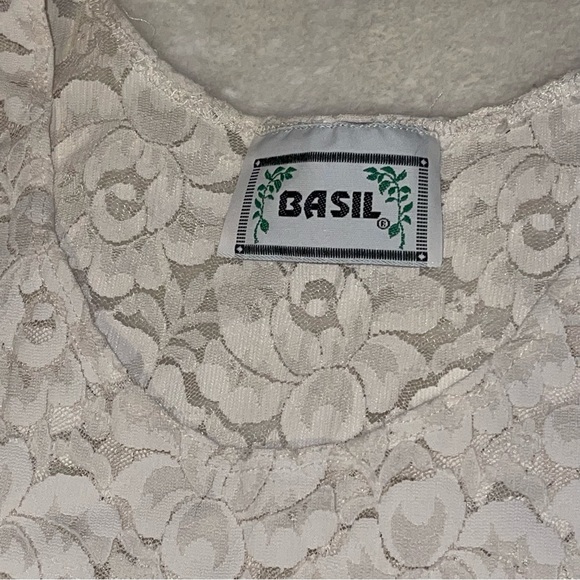 Basil Lace Tank top - Picture 5 of 7